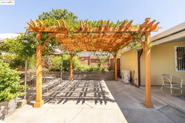$549,000 | 2005 36th Avenue, Oakland, CA 94601