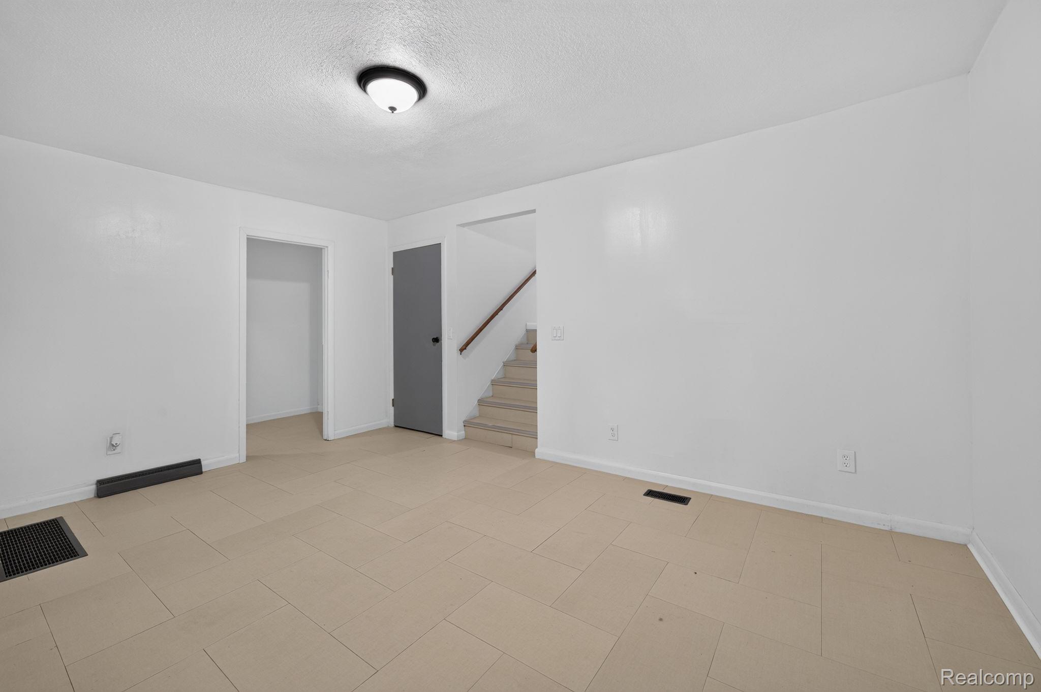 9288 Hilda Lane Flushing, MI 48433 - Photo 15 of 50 22-web-or-mls-DSC_4737.jpg