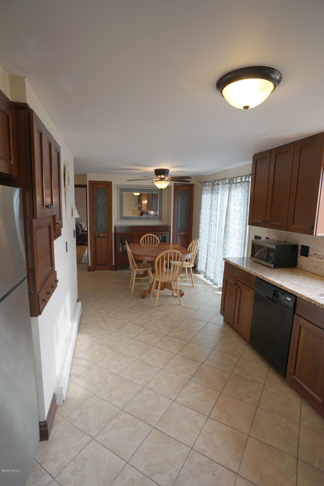 18 Lakeview Road Hinsdale, MA 01235 - Photo 12 of 32 DSC01993