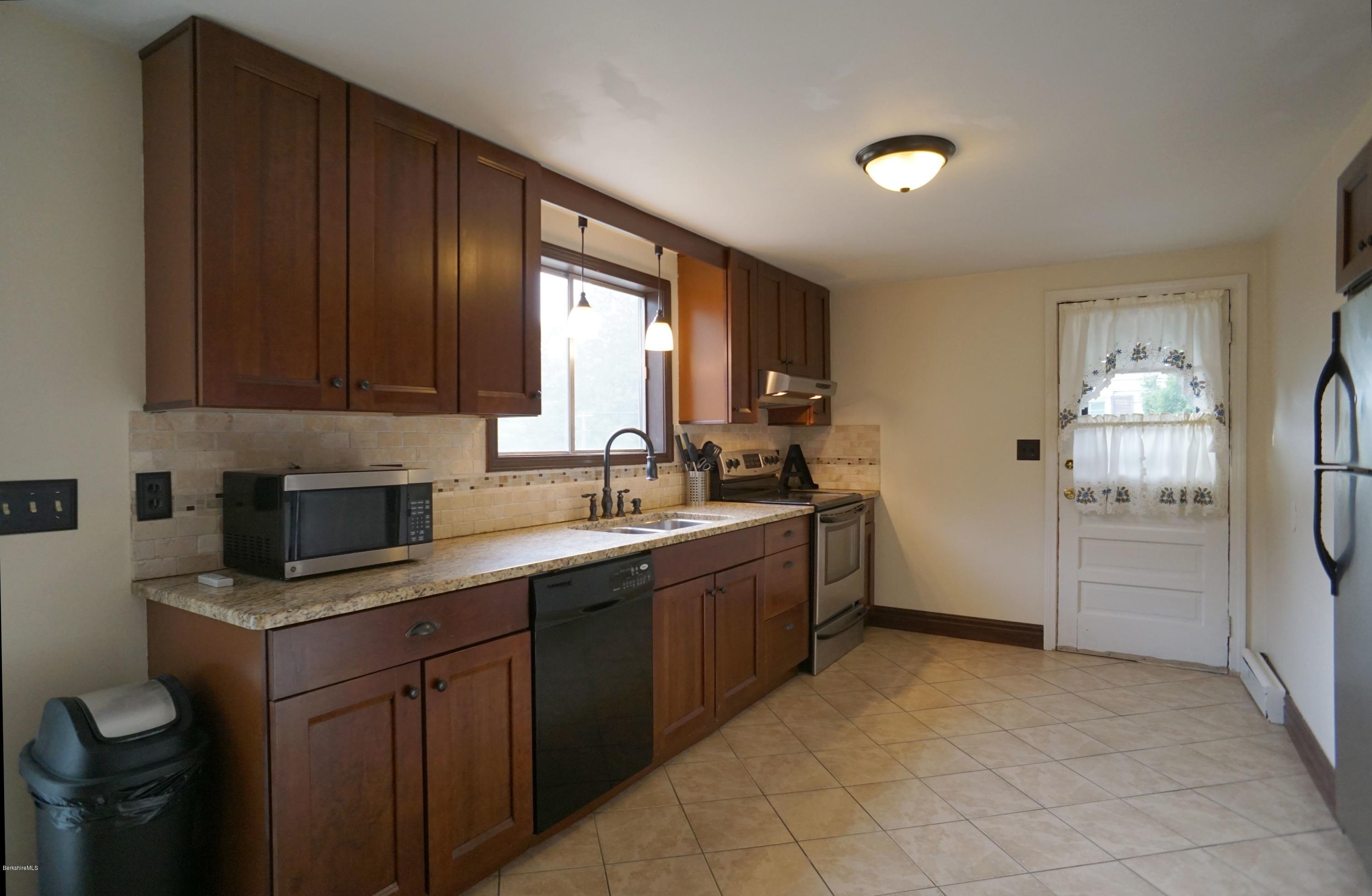 18 Lakeview Road Hinsdale, MA 01235 - Photo 13 of 32 DSC01994