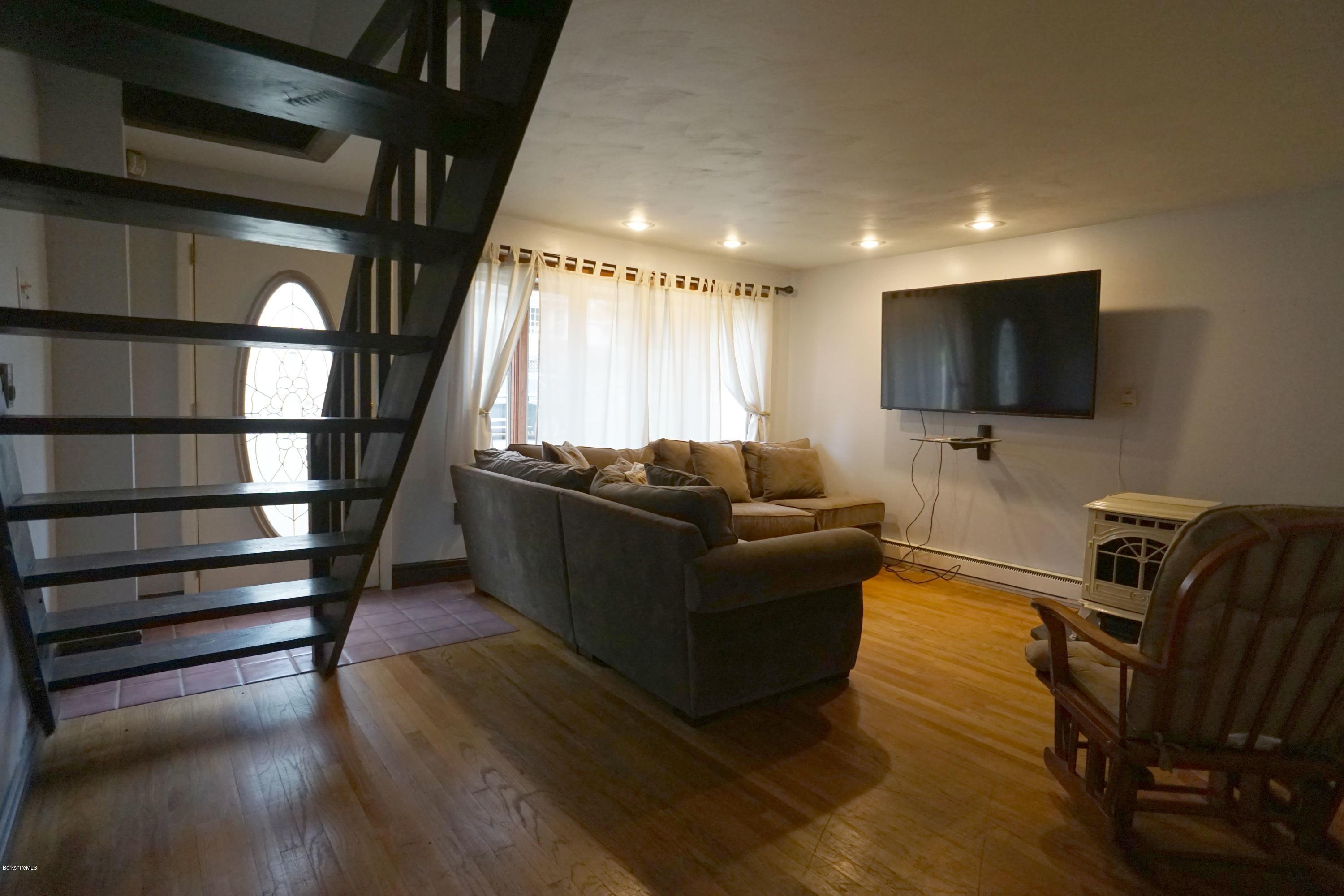 18 Lakeview Road Hinsdale, MA 01235 - Photo 14 of 32 DSC01995
