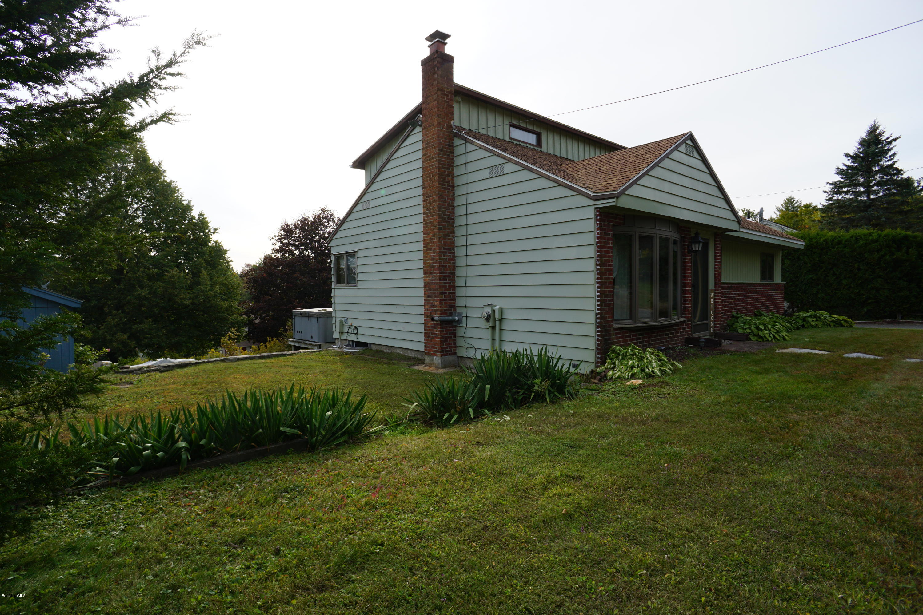 18 Lakeview Road Hinsdale, MA 01235 - Photo 3 of 32 DSC01984