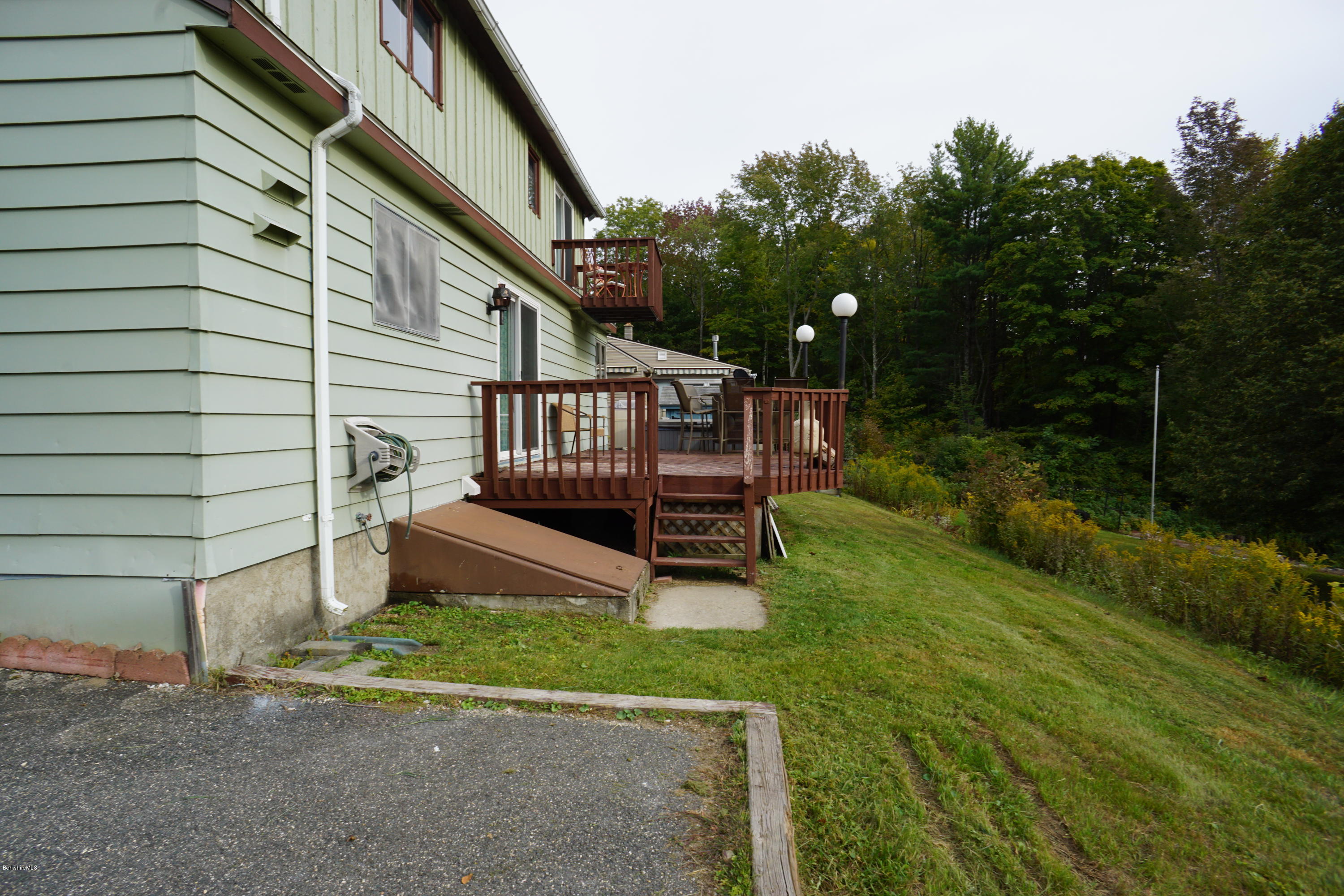 18 Lakeview Road Hinsdale, MA 01235 - Photo 6 of 32 DSC01987