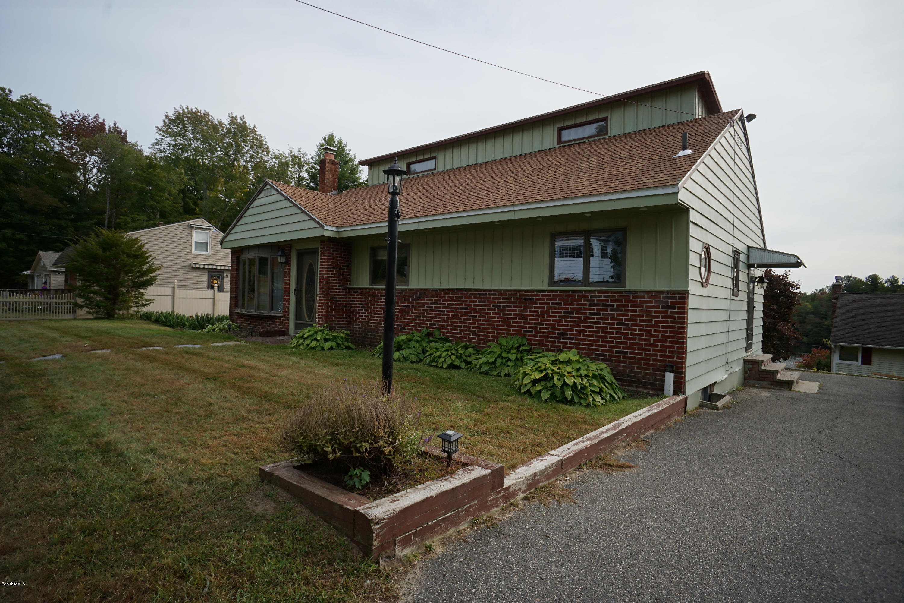 18 Lakeview Road Hinsdale, MA 01235 - Photo 8 of 32 DSC01989