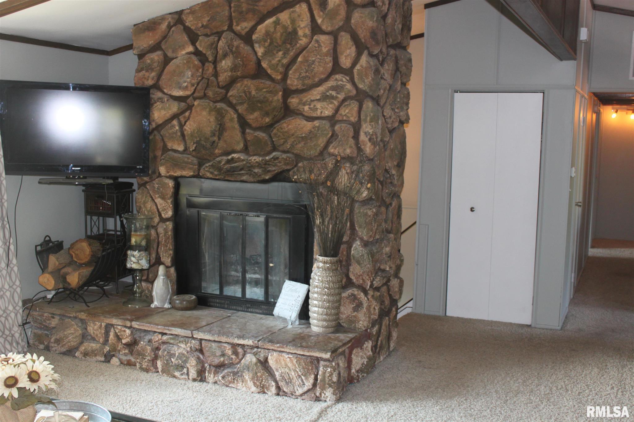 413 3rd Avenue Hampton, IL 61256 - Photo 3 of 27 Gallery Image 3