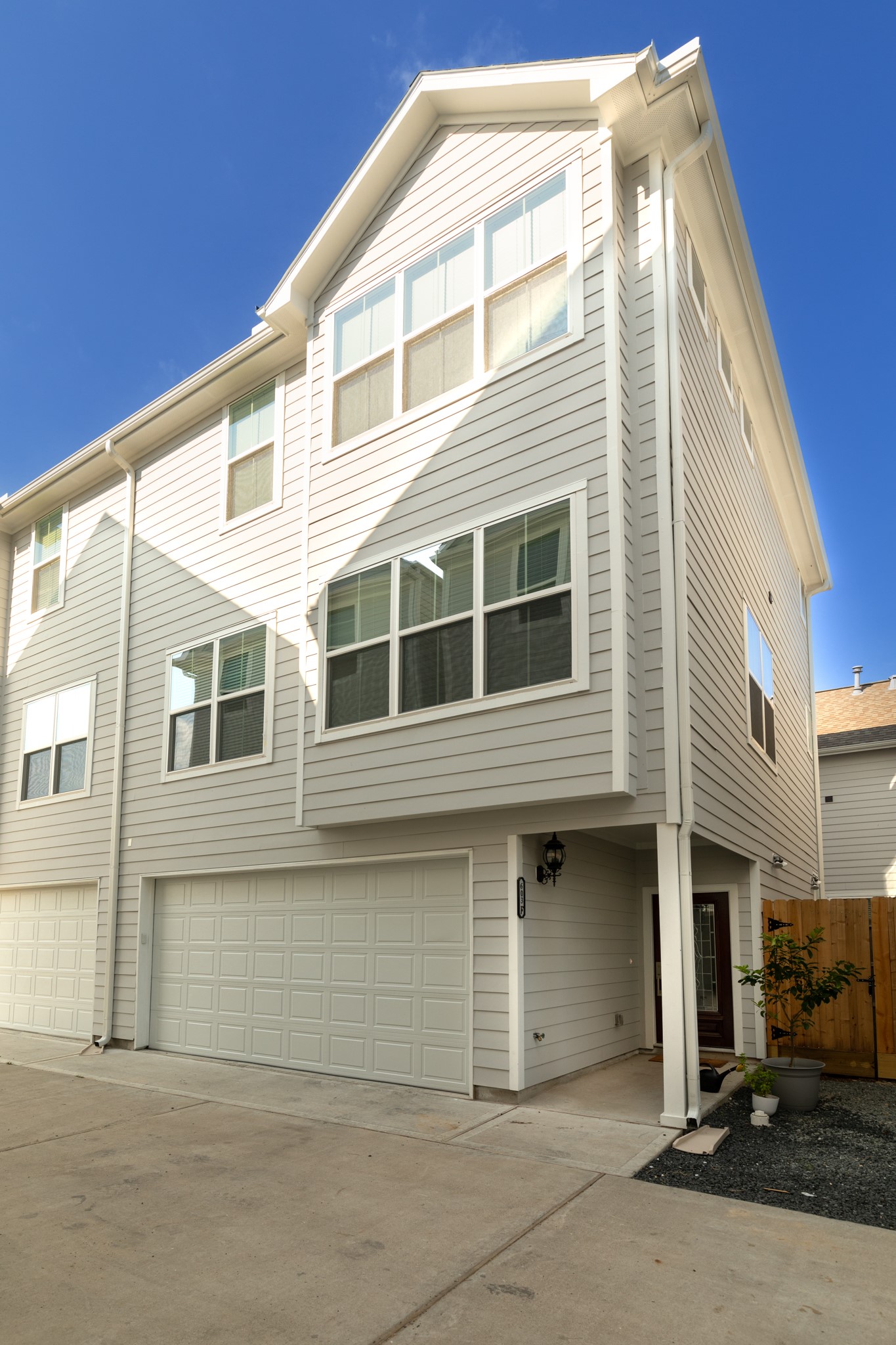 603 H Link Road Houston, TX 77009 - Photo 2 of 47