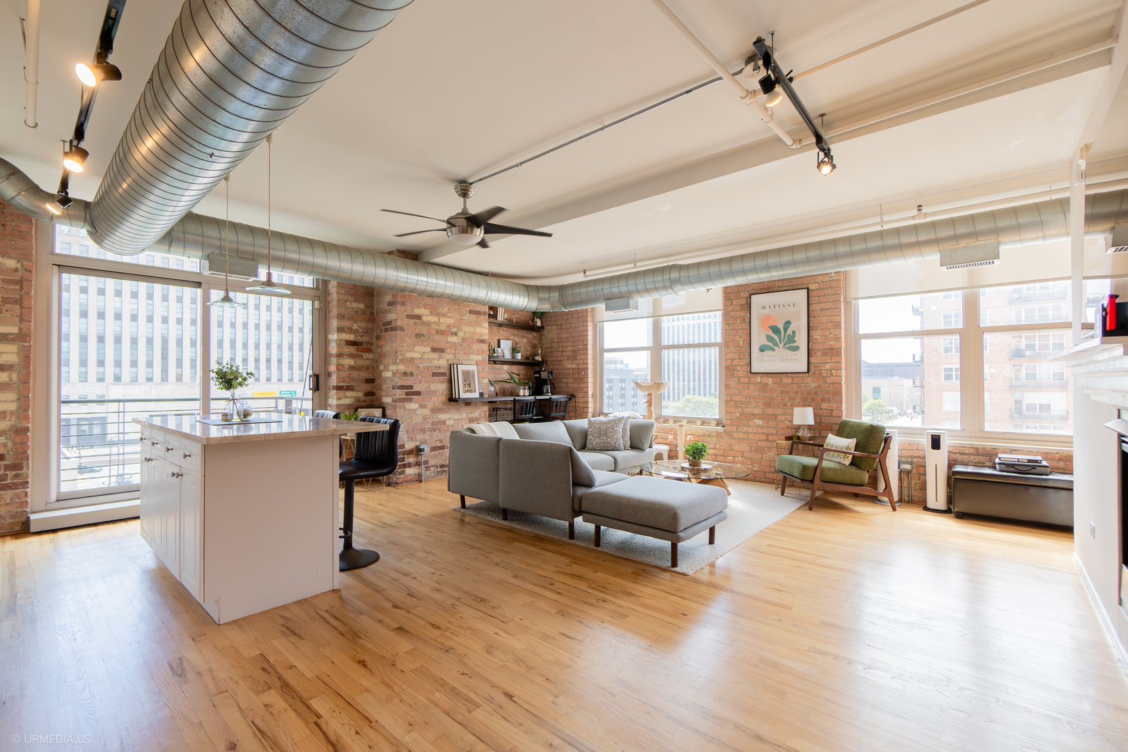420 South Clinton Street, Unit 506 Chicago, IL 60607 - Photo 2 of 18 Gallery Image 2