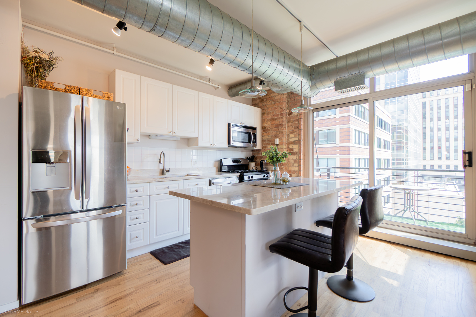 420 South Clinton Street, Unit 506 Chicago, IL 60607 - Photo 4 of 18 Gallery Image 4