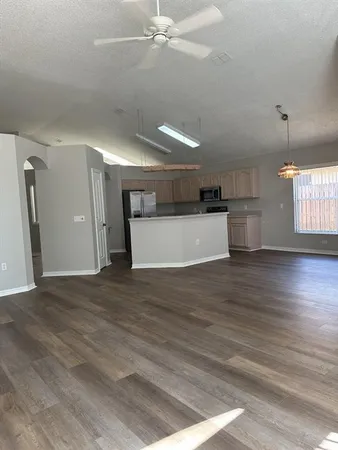 $2,550 | 8928 Southbay Drive, Tampa, FL 33615