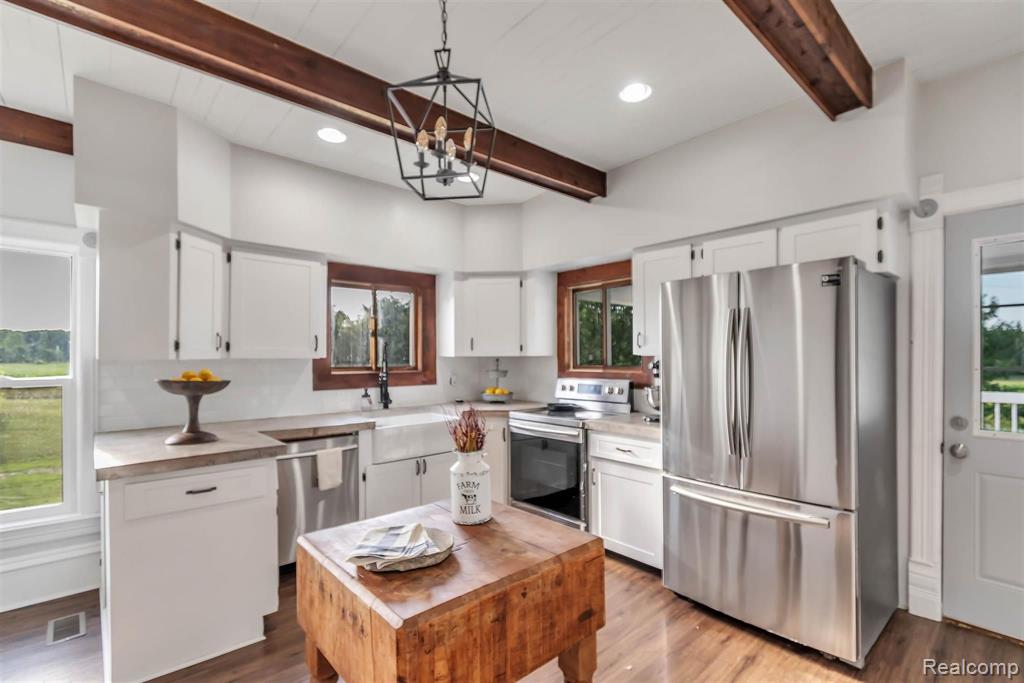 3873 Chase Lake Road Howell, MI 48855 - Photo 8 of 47