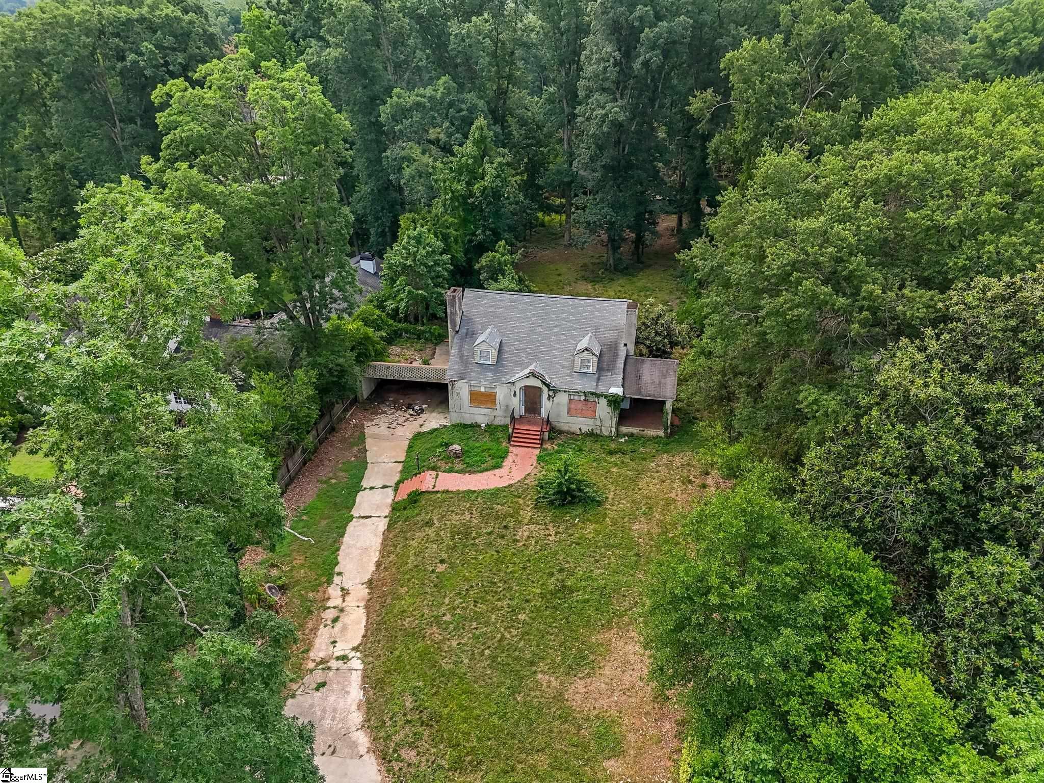220 Riverside Drive Greenville, SC 29605 - Photo 4 of 19 Gallery Image 4