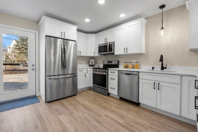 $495,000 | 51 Riverfront Drive, Unit 3, Manchester, NH 03102