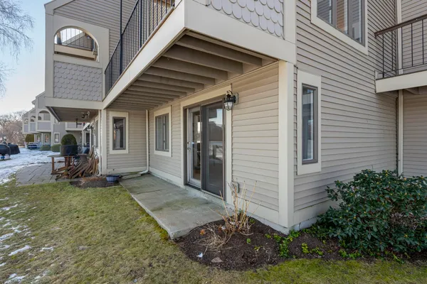 $485,000 | 51 Riverfront Drive, Unit 3, Manchester, NH 03102