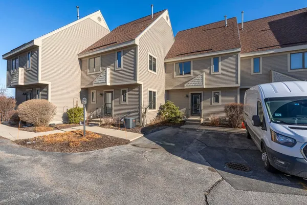 $485,000 | 51 Riverfront Drive, Unit 3, Manchester, NH 03102