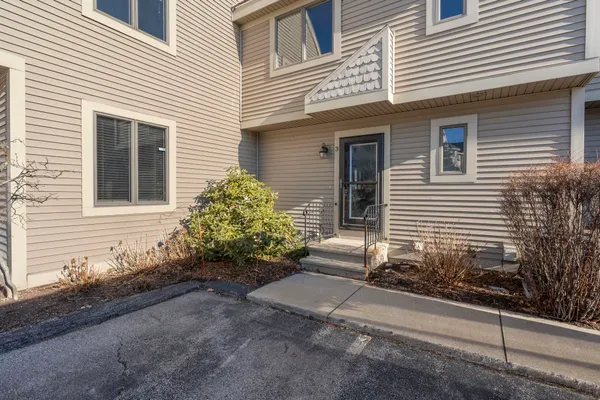 $485,000 | 51 Riverfront Drive, Unit 3, Manchester, NH 03102