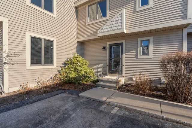 $495,000 | 51 Riverfront Drive, Unit 3, Manchester, NH 03102