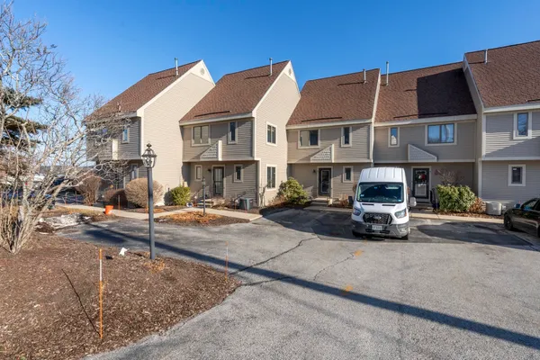 $485,000 | 51 Riverfront Drive, Unit 3, Manchester, NH 03102