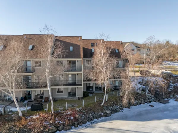 $485,000 | 51 Riverfront Drive, Unit 3, Manchester, NH 03102