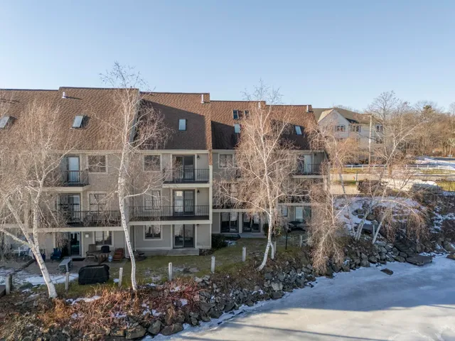 $495,000 | 51 Riverfront Drive, Unit 3, Manchester, NH 03102