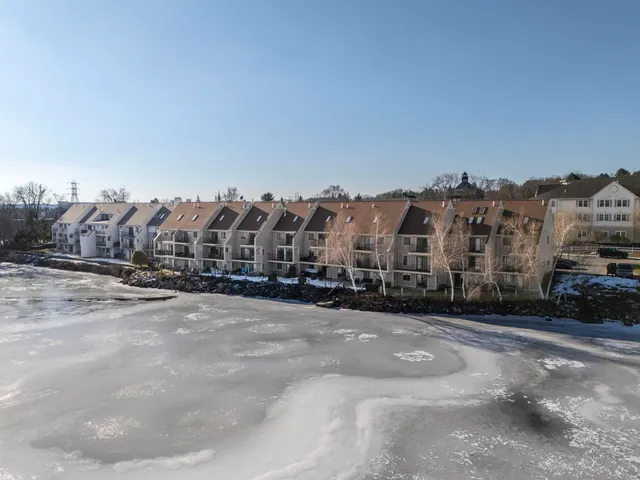 $495,000 | 51 Riverfront Drive, Unit 3, Manchester, NH 03102