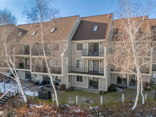 $485,000 | 51 Riverfront Drive, Unit 3, Manchester, NH 03102