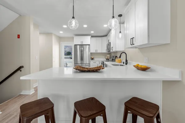 $485,000 | 51 Riverfront Drive, Unit 3, Manchester, NH 03102