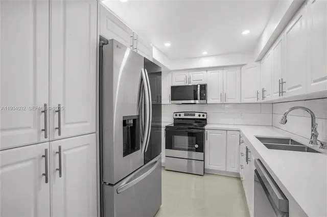 $2,300 | 1300 St Charles Place, Unit 301, Pembroke Pines, FL 33026