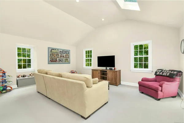 $15,000 | 9 Lantern Ridge Road, New Canaan, CT 06840