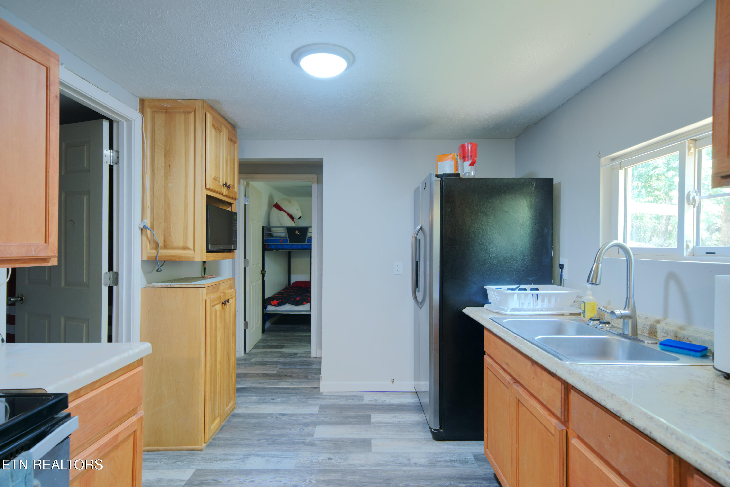 523 West Broad Street Clinton, TN 37716 - Photo 6 of 21 02 - Clinton TN