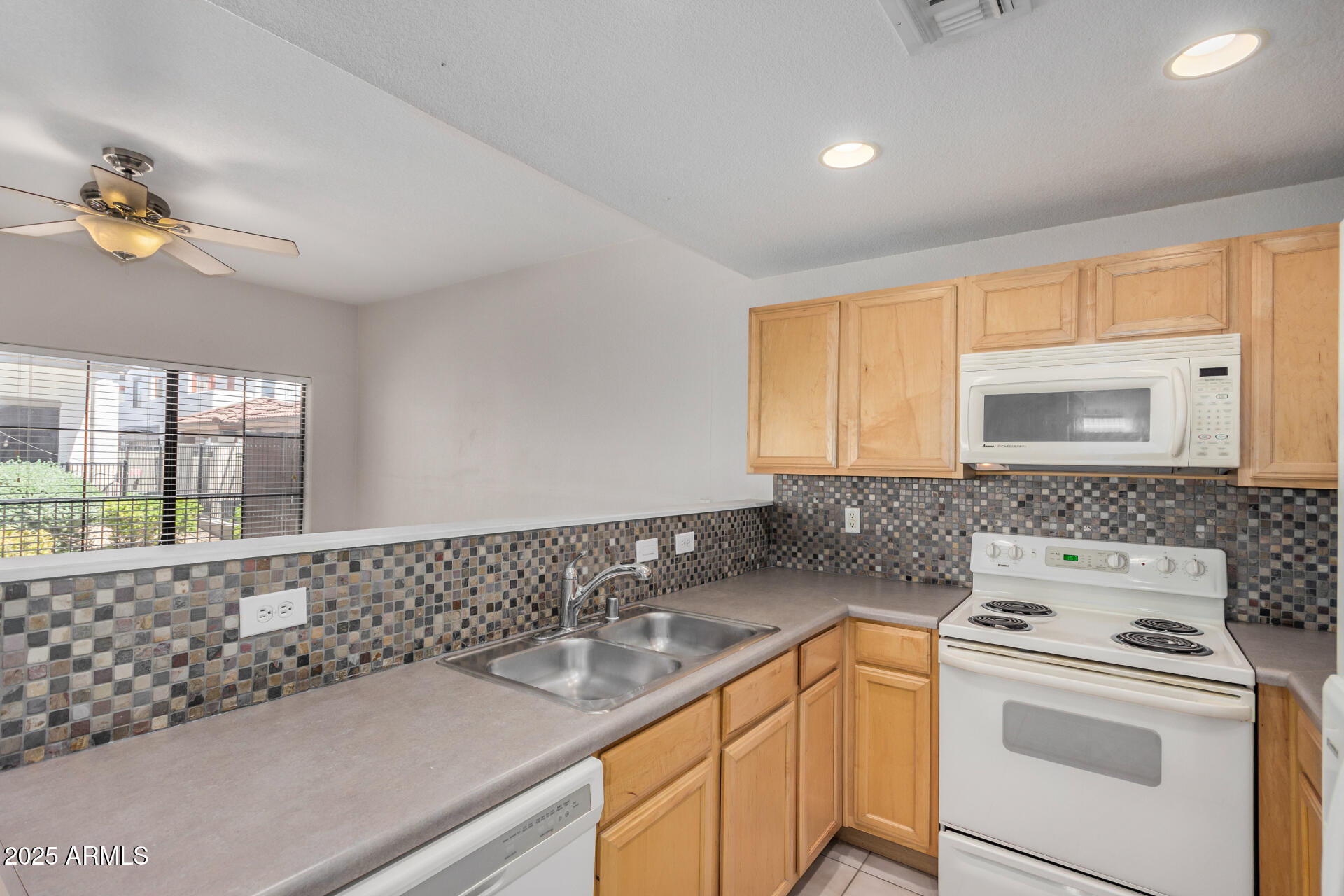 3150 East Beardsley Road, Unit 1091 Phoenix, AZ 85050 - Photo 9 of 28 13 - Beardsley