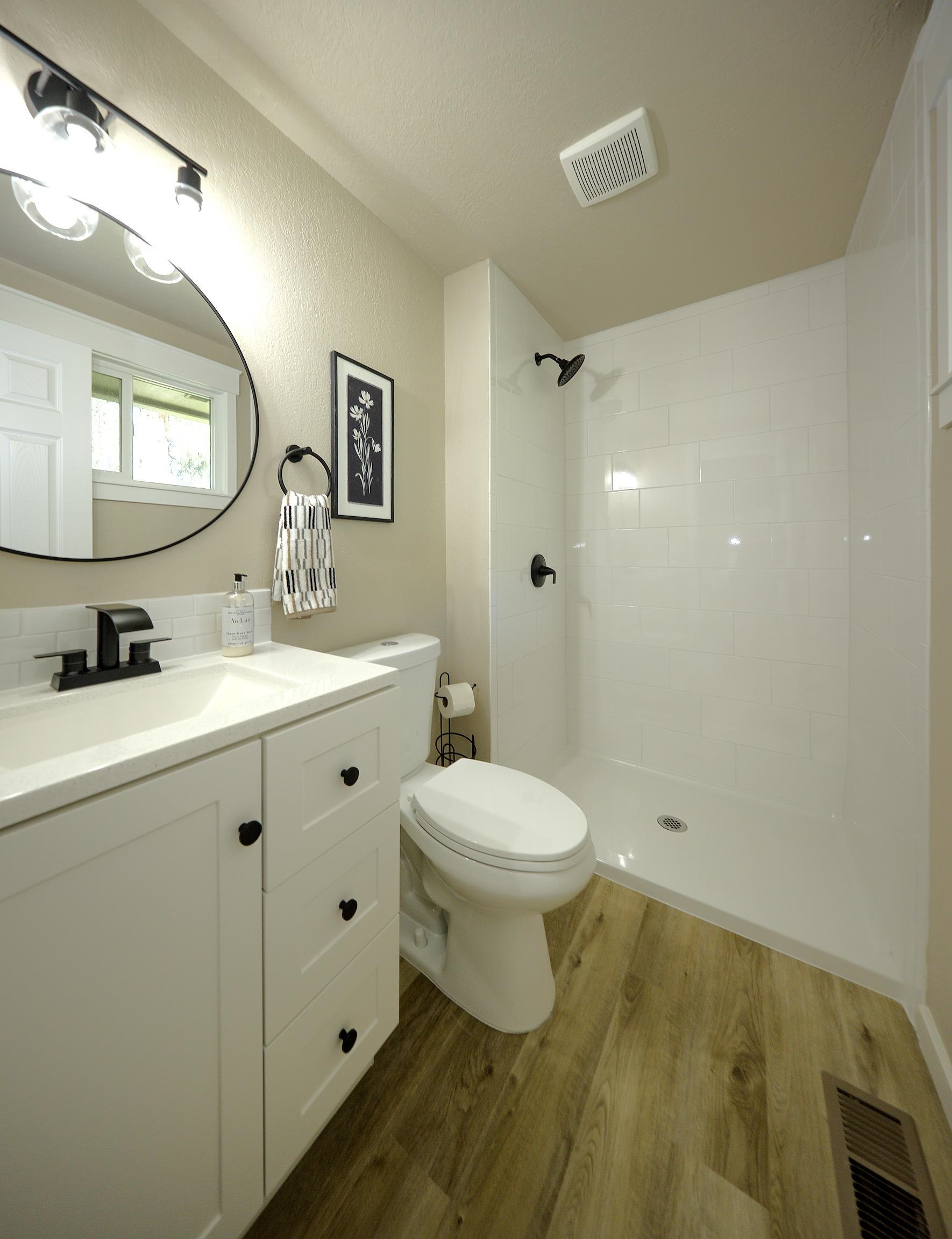 4725 South Bates Road Spokane, WA 99206 - Photo 16 of 48