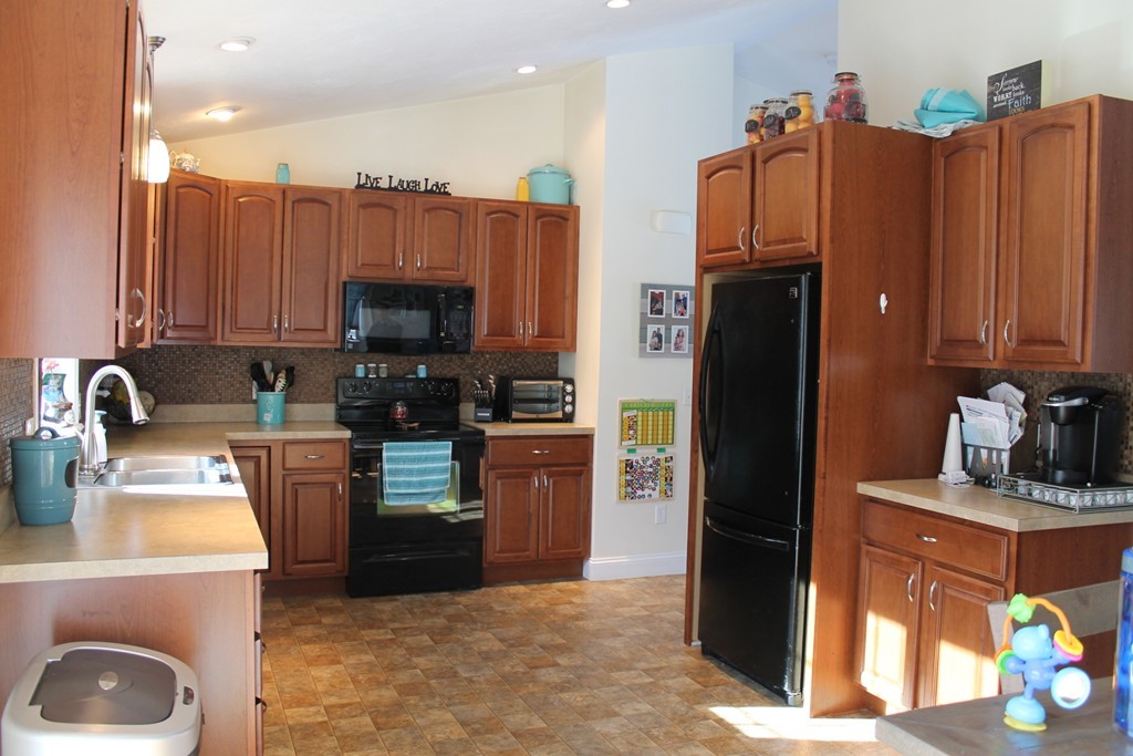 40 Ryan Road North Brookfield, MA 01535 - Photo 4 of 21 Gallery Image 4