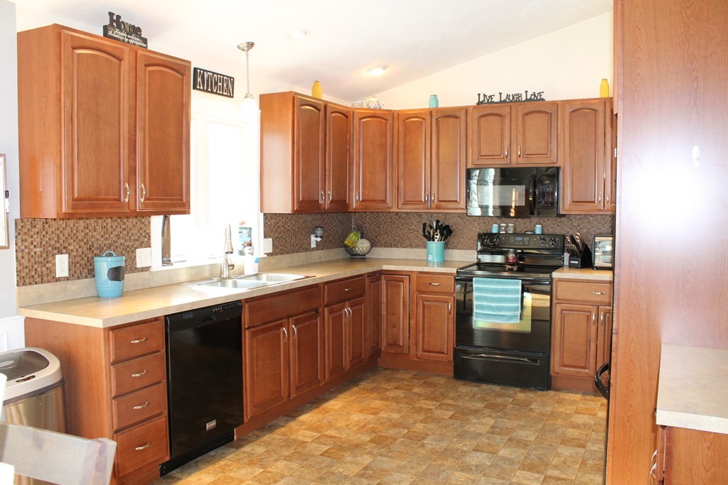 40 Ryan Road North Brookfield, MA 01535 - Photo 5 of 21 Gallery Image 5