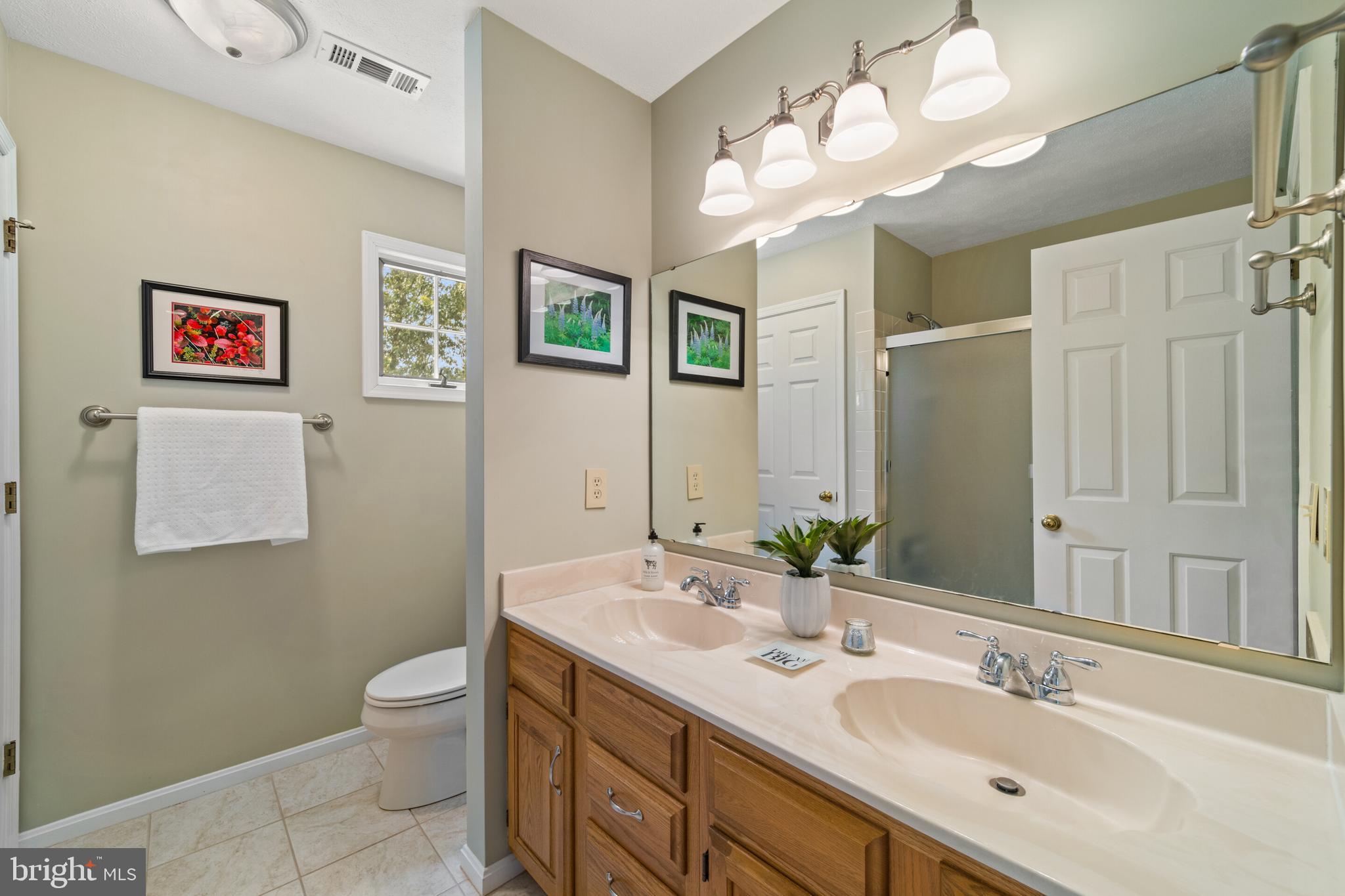 439 Kimble Road Berryville, VA 22611 - Photo 32 of 77 UPPER LEVEL HALL FULL BATHROOM