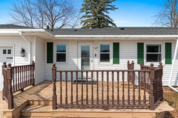 $399,900 | W5184 Shady Lane, Shawano, WI 54166