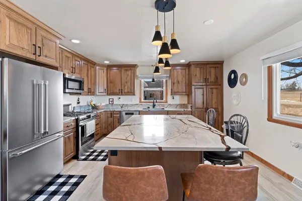 $399,900 | W5184 Shady Lane, Shawano, WI 54166