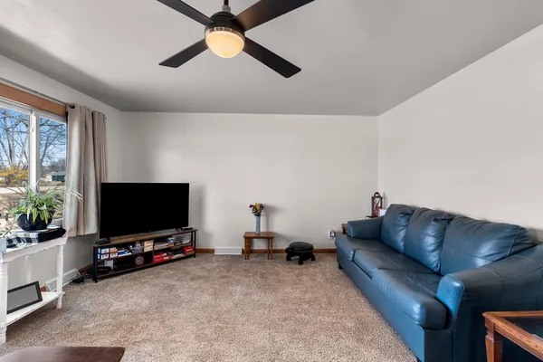 $399,900 | W5184 Shady Lane, Shawano, WI 54166