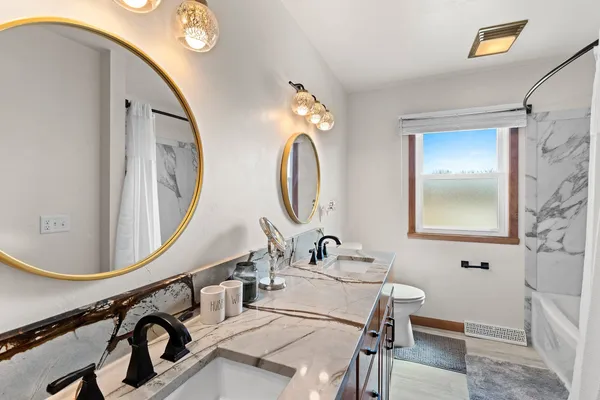 $399,900 | W5184 Shady Lane, Shawano, WI 54166