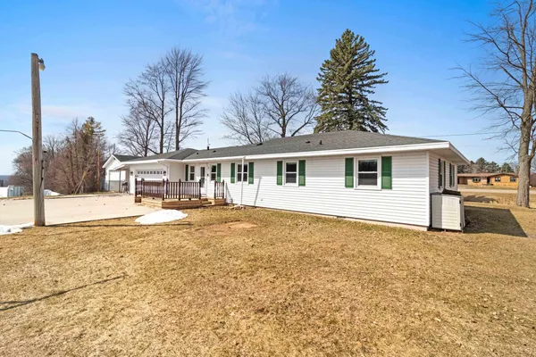 $399,900 | W5184 Shady Lane, Shawano, WI 54166