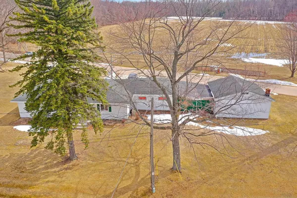$399,900 | W5184 Shady Lane, Shawano, WI 54166