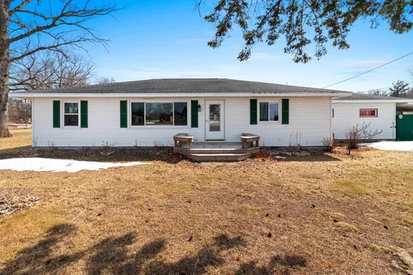 $399,900 | W5184 Shady Lane, Shawano, WI 54166