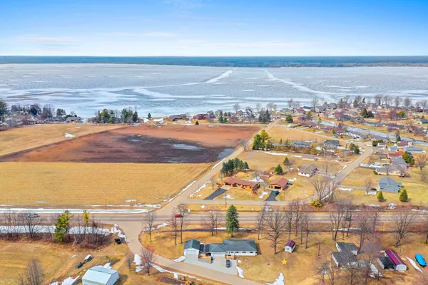 $399,900 | W5184 Shady Lane, Shawano, WI 54166