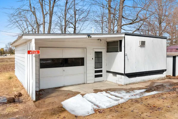 $399,900 | W5184 Shady Lane, Shawano, WI 54166