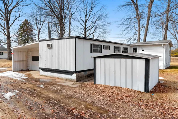 $399,900 | W5184 Shady Lane, Shawano, WI 54166