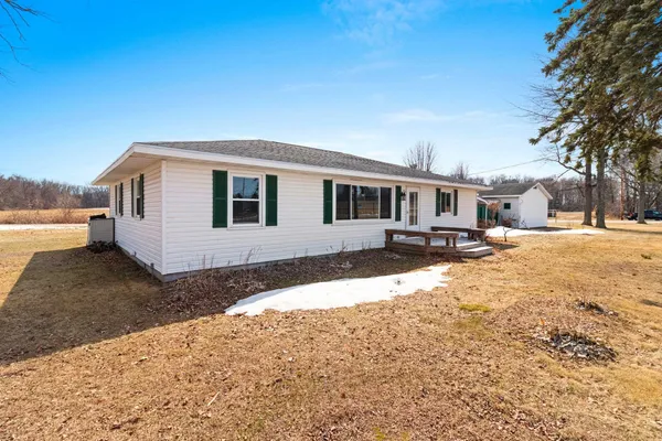 $399,900 | W5184 Shady Lane, Shawano, WI 54166