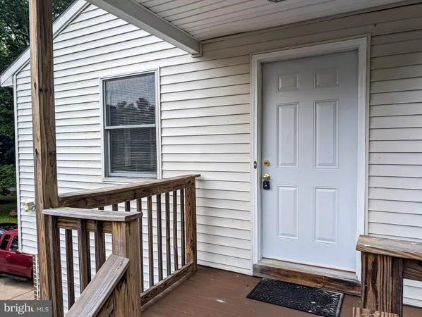 $1,750 | 221 Llewelyn Lane, Unit 1, Huntingtown, MD 20639