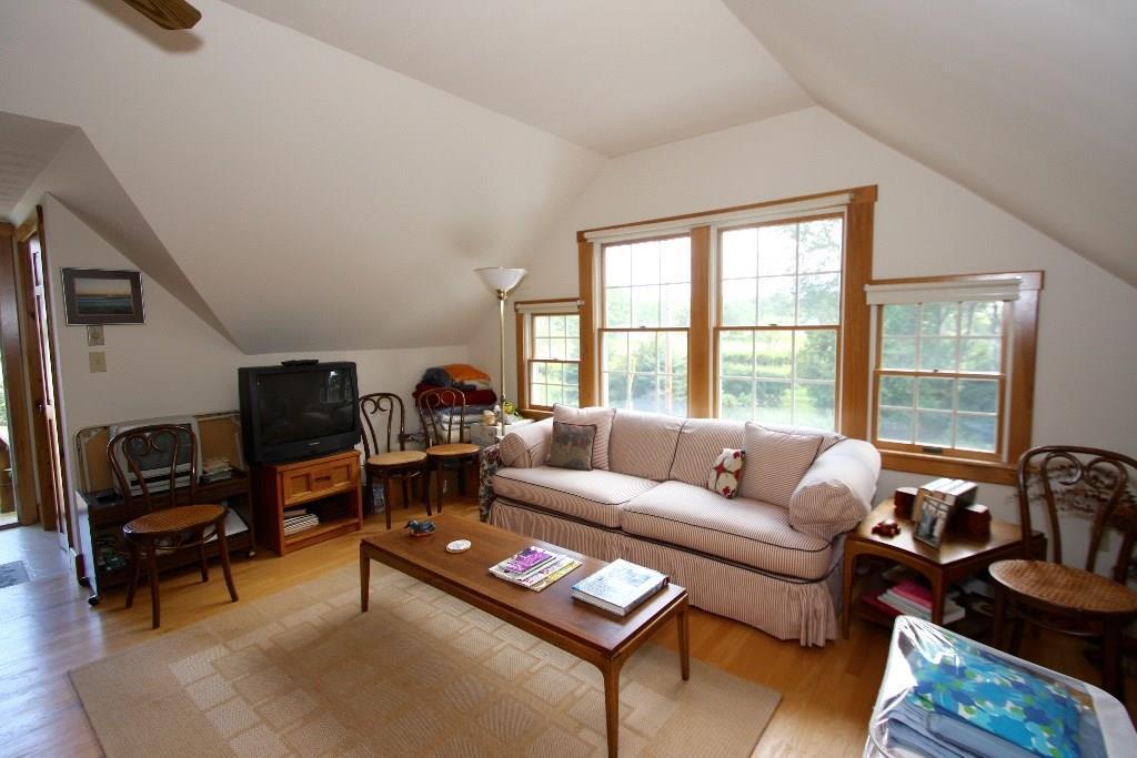 10 R Eel Bridge Lane, Unit R Kennebunkport, ME 04046 - Photo 29 of 30 Guest quarters offers a cozy sitting...