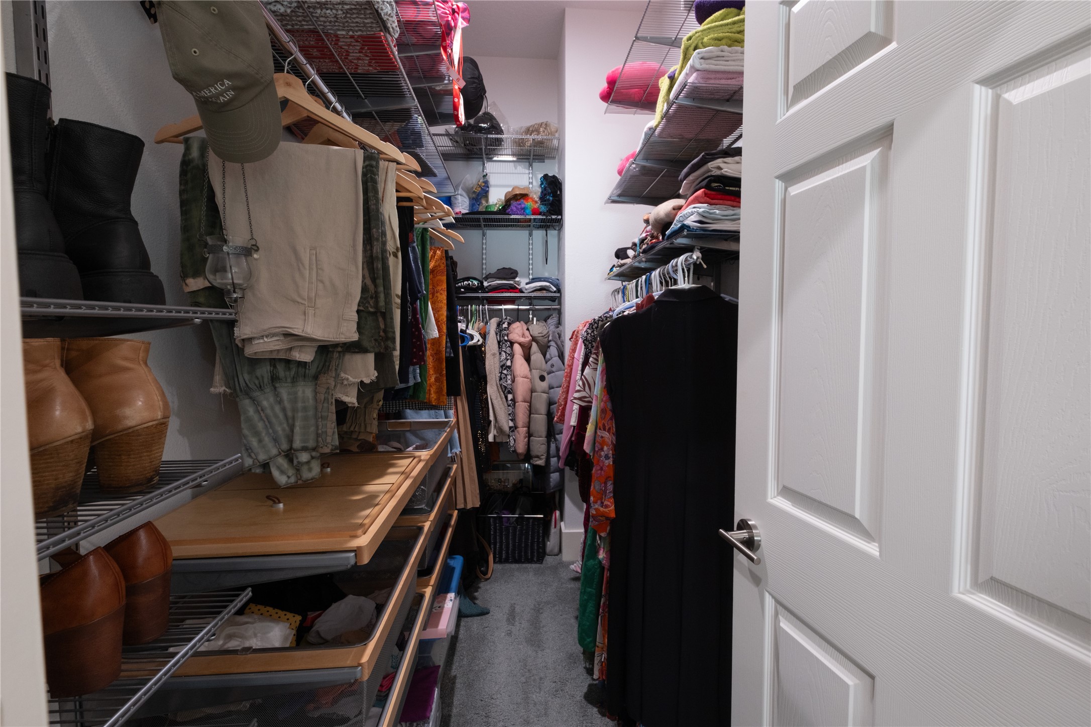 927 Highland Street Houston, TX 77009 - Photo 18 of 24 The second primary closet.