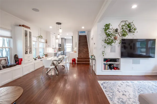 $5,900 | 927 Highland Street, Houston, TX 77009