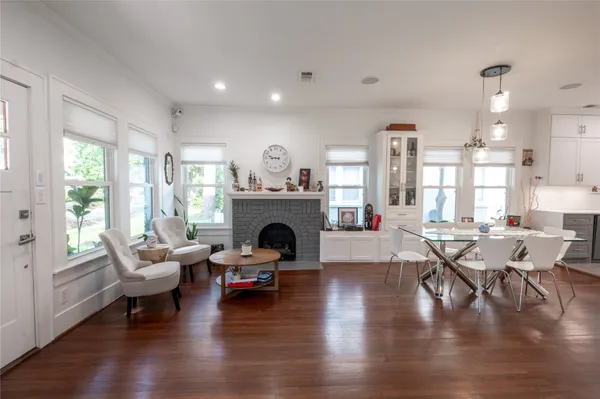 $5,900 | 927 Highland Street, Houston, TX 77009